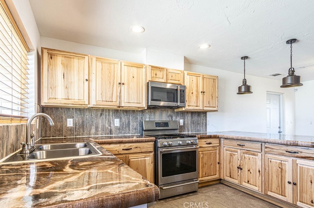 36061 Sage St, Lucerne Valley CA  92356-7730 exterior