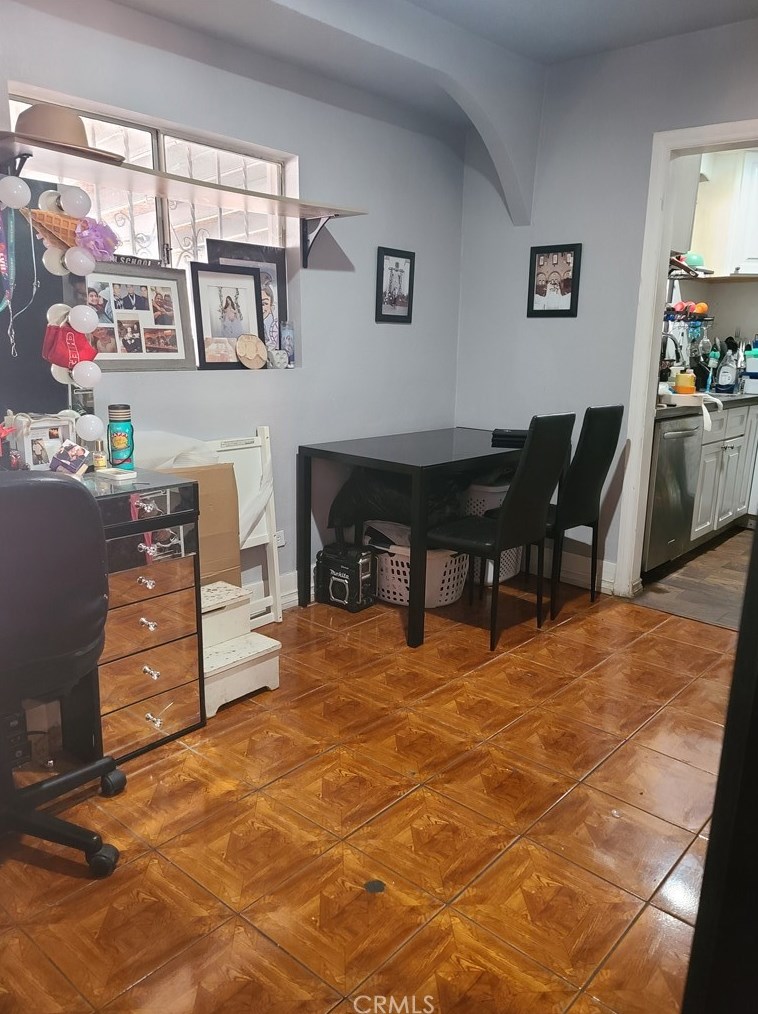 8900 Graham Ave, Los Angeles CA  90002-1434 exterior