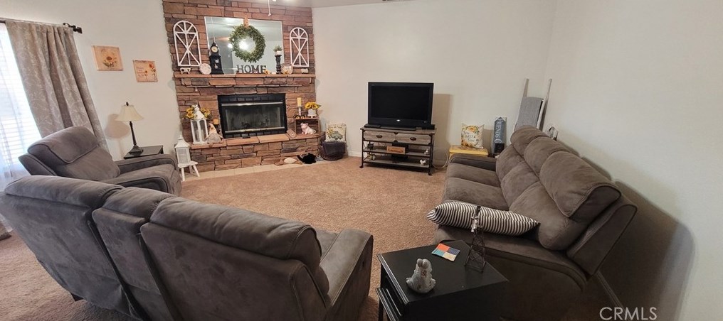 16771 Crockett Ave, Hesperia CA  92345-8818 exterior