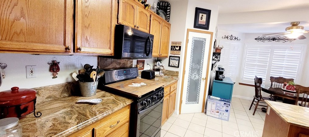 16771 Crockett Ave, Hesperia CA  92345-8818 exterior