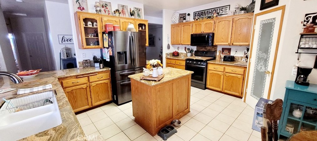 16771 Crockett Ave, Hesperia CA  92345-8818 exterior