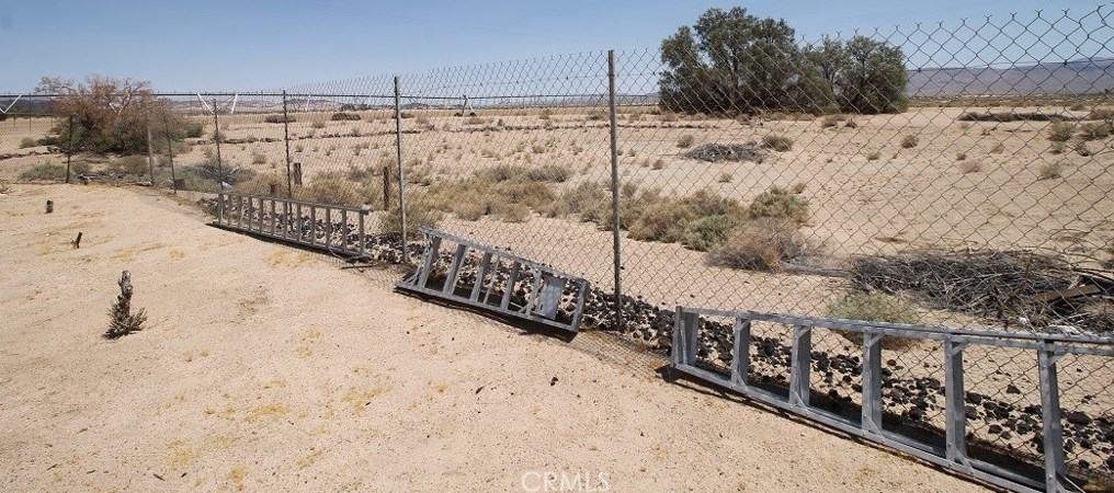 47879 Silver Valley Rd, Newberry Springs CA  92365-9114 exterior
