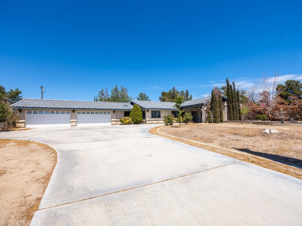 14795 Apple Valley Rd, Apple Valley CA  92307-5105 exterior