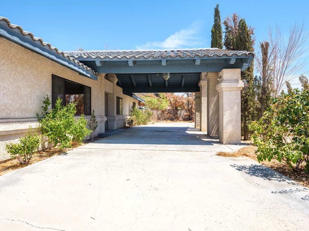 14795 Apple Valley Rd, Apple Valley CA  92307-5105 exterior