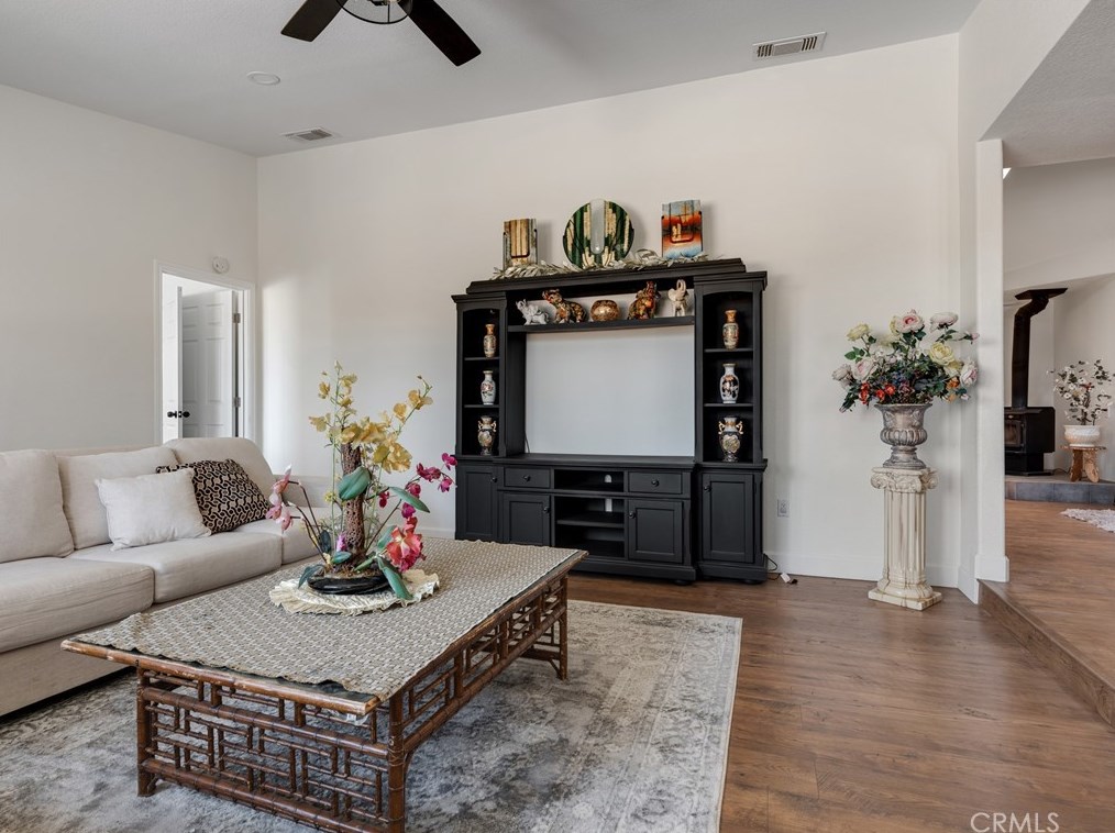 14795 Apple Valley Rd, Apple Valley CA  92307-5105 exterior