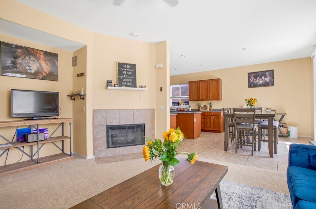 13151 Sunland St, Hesperia CA  92344-9215 exterior