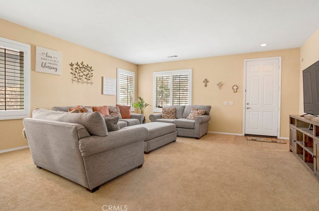 13151 Sunland St, Hesperia CA  92344-9215 exterior