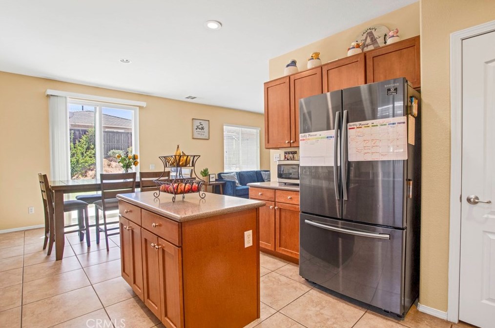 13151 Sunland St, Hesperia CA  92344-9215 exterior