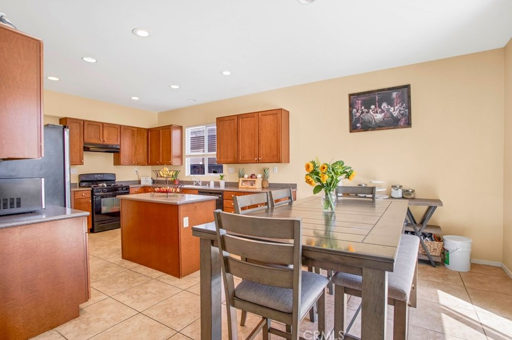 13151 Sunland St, Hesperia CA  92344-9215 exterior