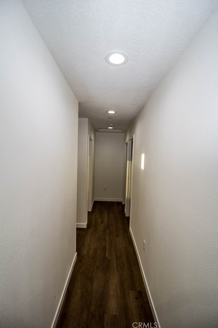 15560 Broken Bow Rd, Apple Valley CA  92307-2996 exterior