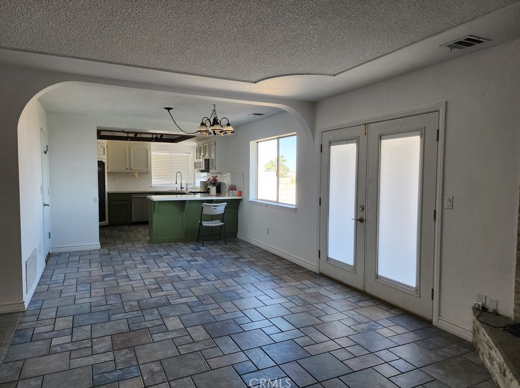 32564 Emerald Rd, Lucerne Valley CA  92356-7635 exterior