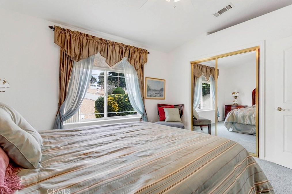 18351 Orange St, Hesperia CA  92345-6632 exterior