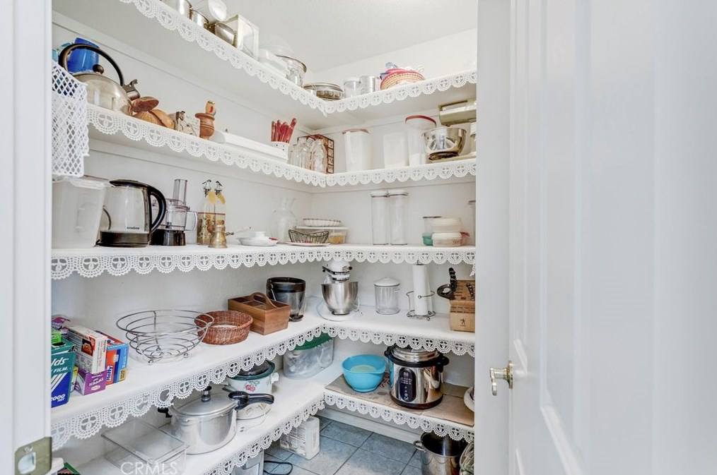 18351 Orange St, Hesperia CA  92345-6632 exterior