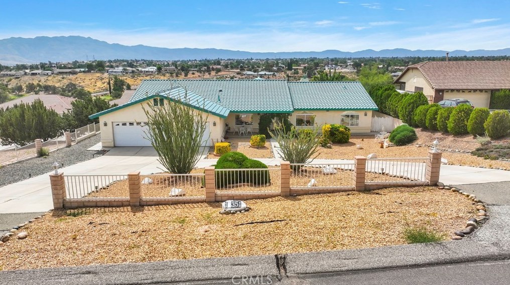 18351 Orange St, Hesperia CA  92345-6632 exterior