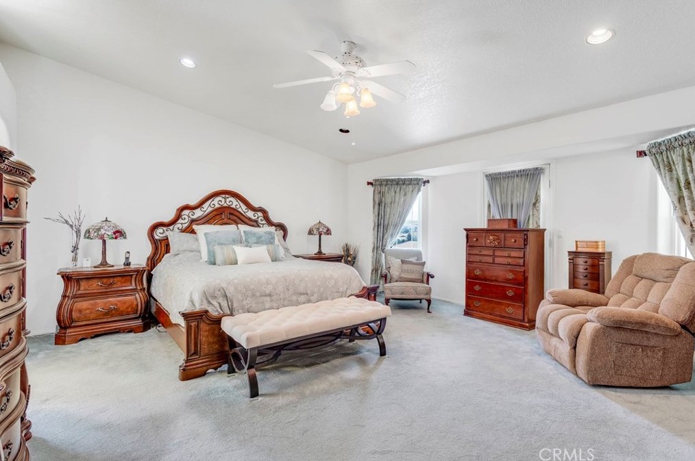 18351 Orange St, Hesperia CA  92345-6632 exterior