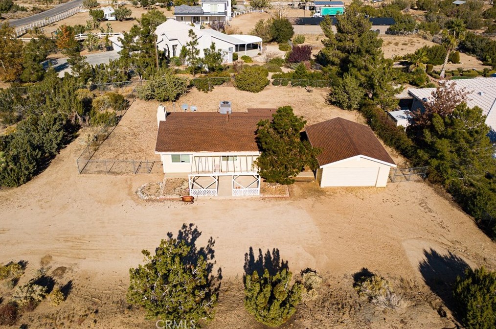10025 Mountain Rd, Pinon Hills CA  92372-9393 exterior