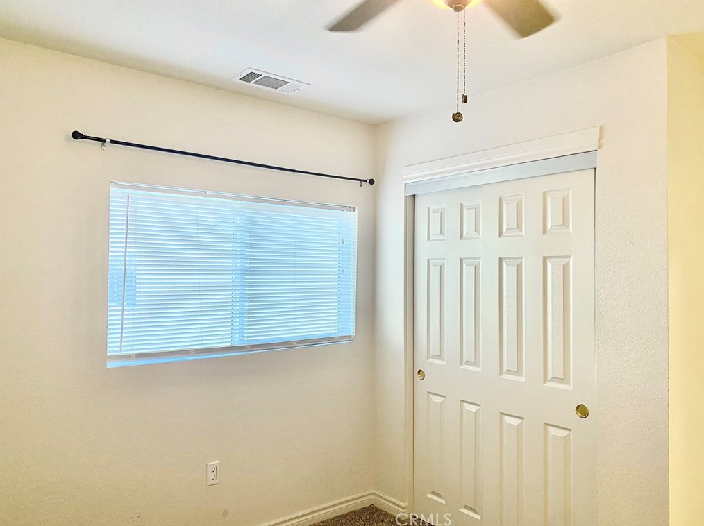 10025 Mountain Rd, Pinon Hills CA  92372-9393 exterior