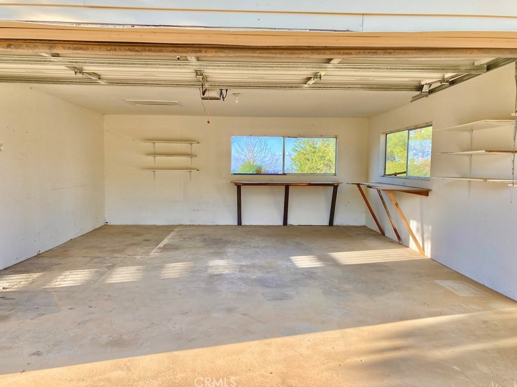 10025 Mountain Rd, Pinon Hills CA  92372-9393 exterior