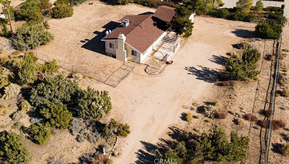 10025 Mountain Rd, Pinon Hills CA  92372-9393 exterior