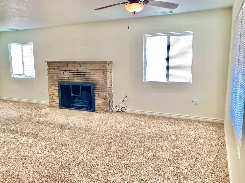 10025 Mountain Rd, Pinon Hills CA  92372-9393 exterior