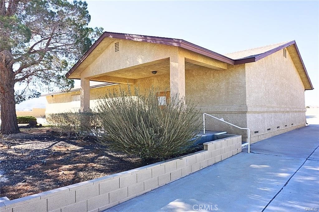 11112 Barstow Rd, Lucerne Valley, CA 92356 MLS HD23191387 Coldwell