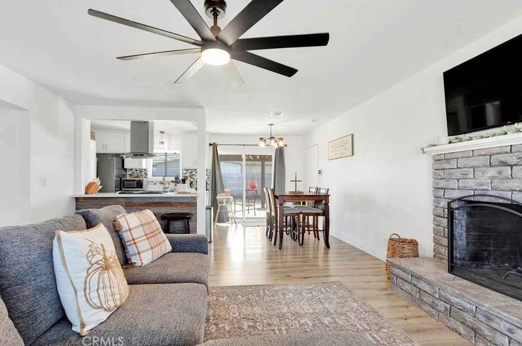 14731 Pawnee Rd, Apple Valley CA  92307-4028 exterior