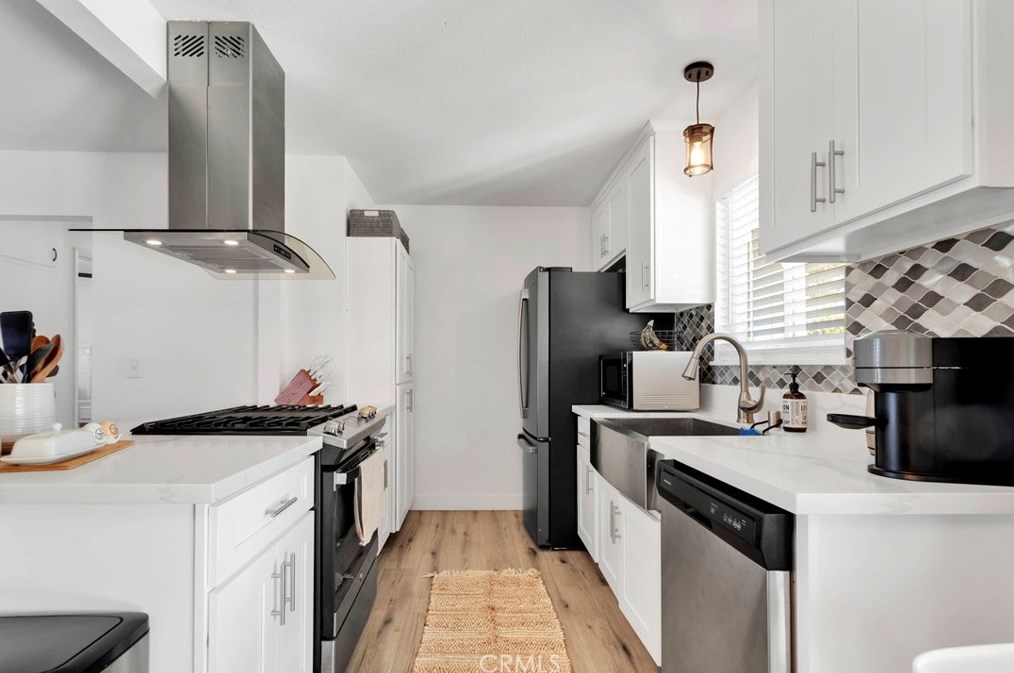 14731 Pawnee Rd, Apple Valley CA  92307-4028 exterior