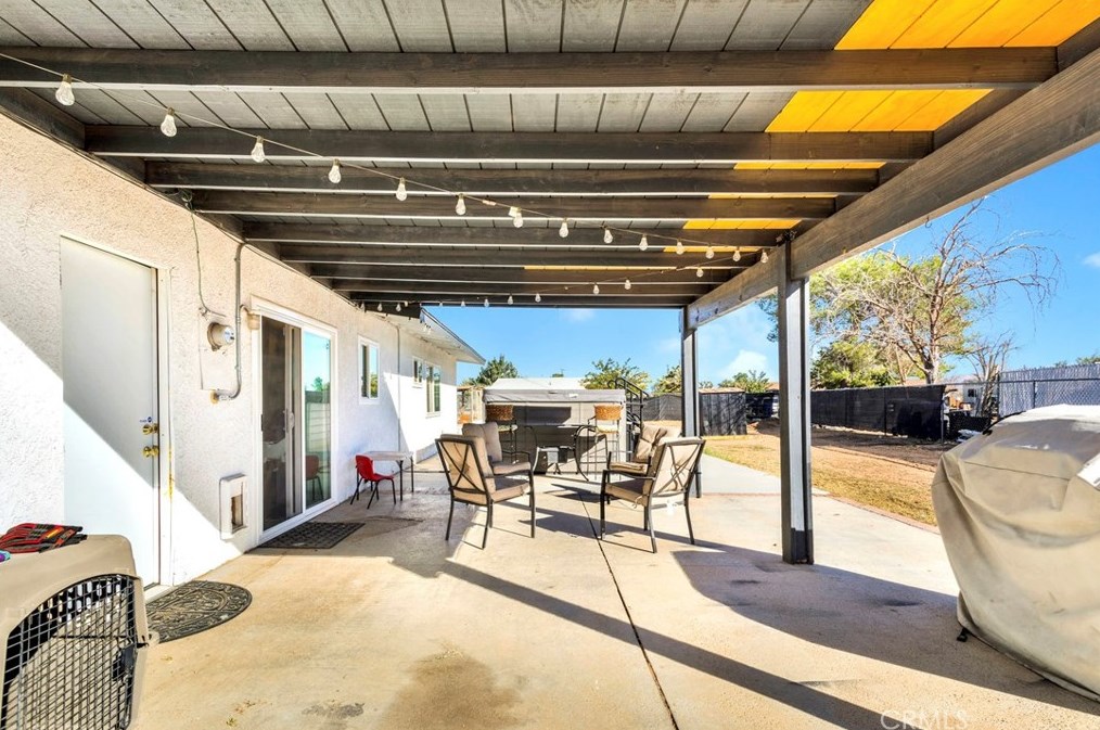 14731 Pawnee Rd, Apple Valley CA  92307-4028 exterior