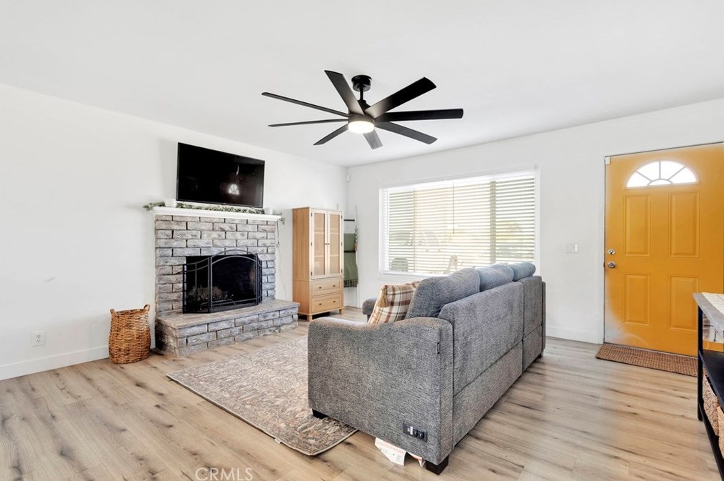 14731 Pawnee Rd, Apple Valley CA  92307-4028 exterior