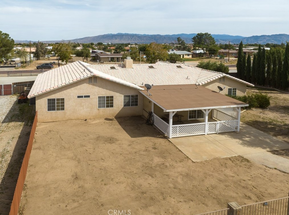 9856 Arroyo Ave, Hesperia CA  92345-2905 exterior