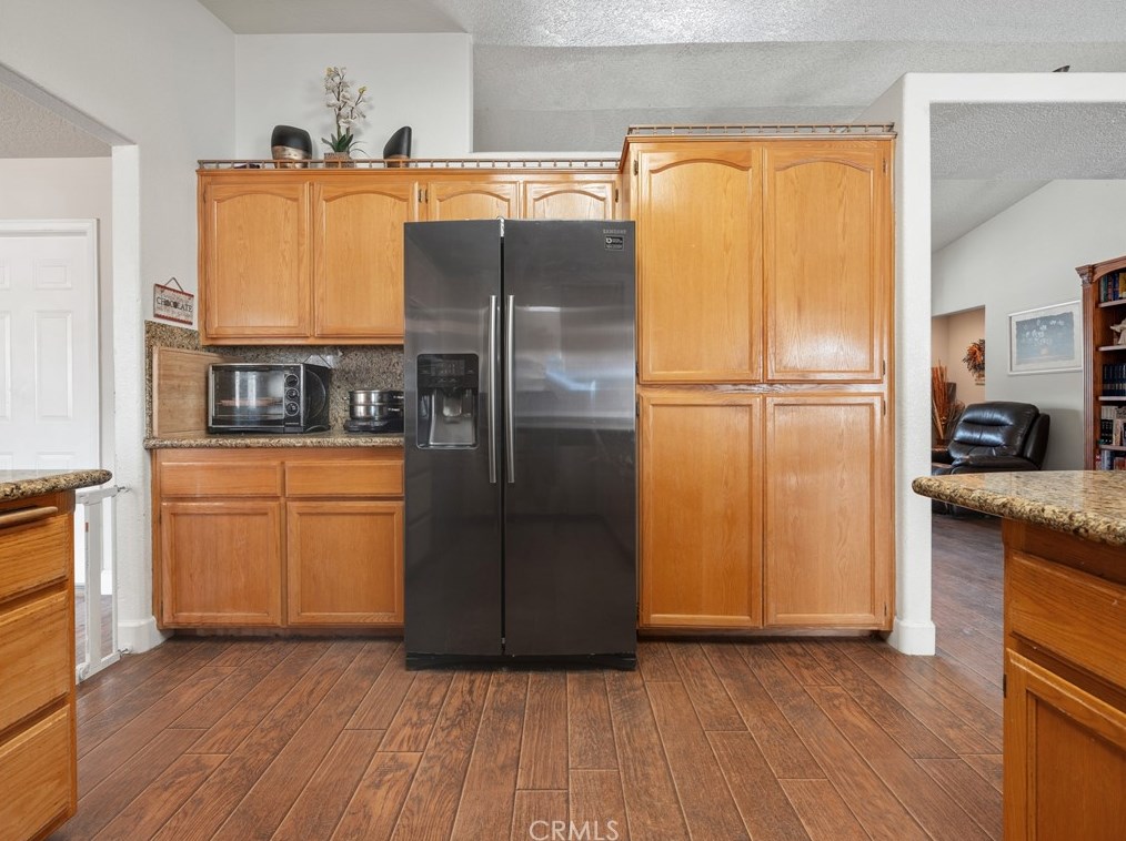 9856 Arroyo Ave, Hesperia CA  92345-2905 exterior