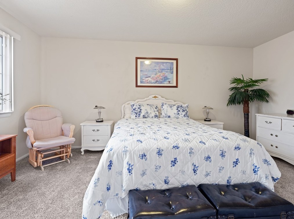 9856 Arroyo Ave, Hesperia CA  92345-2905 exterior