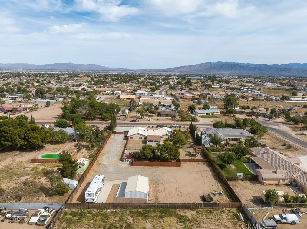 9856 Arroyo Ave, Hesperia CA  92345-2905 exterior