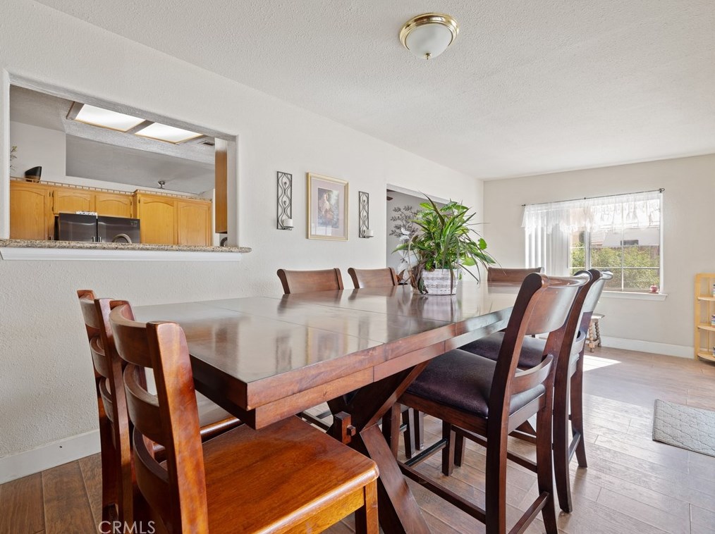 9856 Arroyo Ave, Hesperia CA  92345-2905 exterior