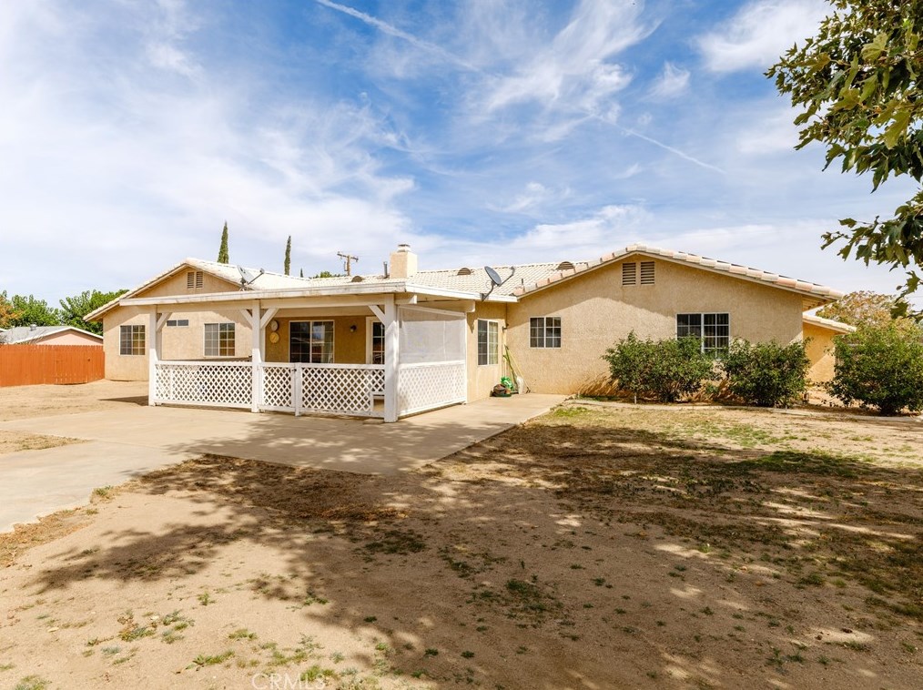 9856 Arroyo Ave, Hesperia CA  92345-2905 exterior