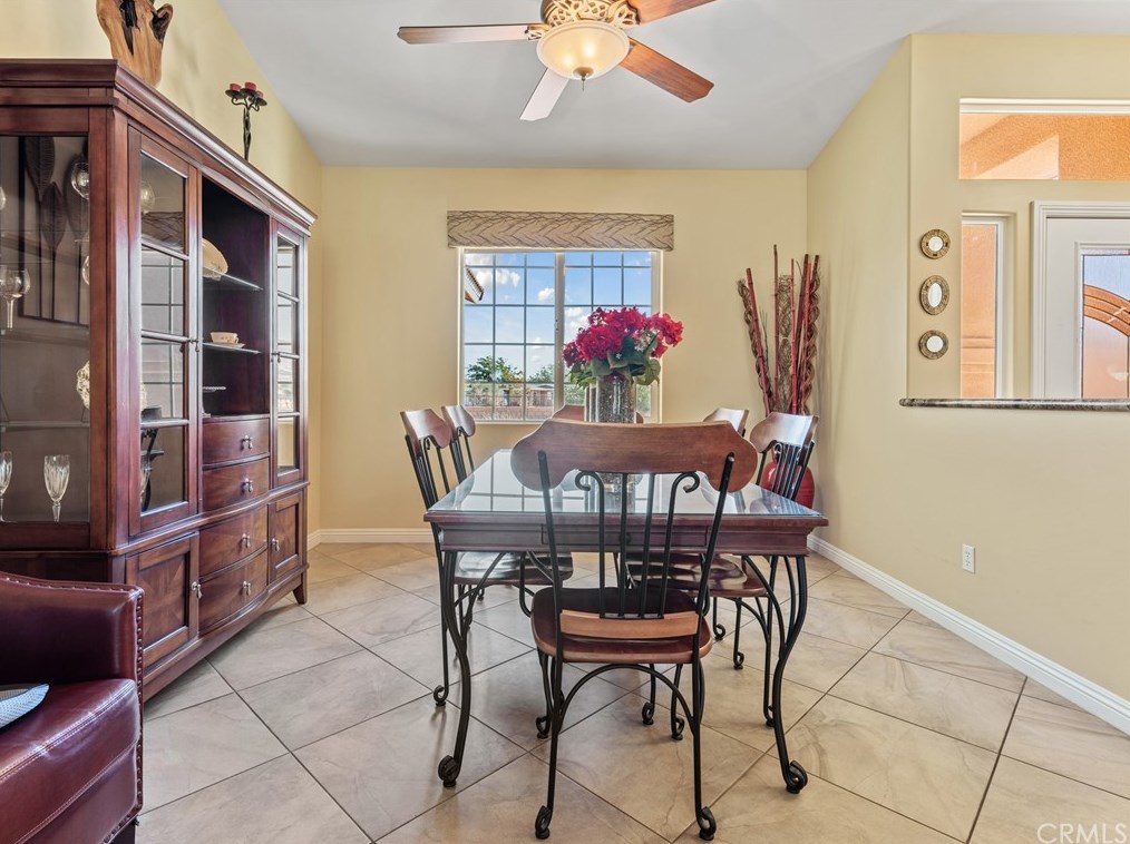 9542 Candlelight St, Apple Valley CA  92308-8615 exterior