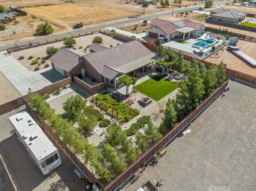 9542 Candlelight St, Apple Valley CA  92308-8615 exterior