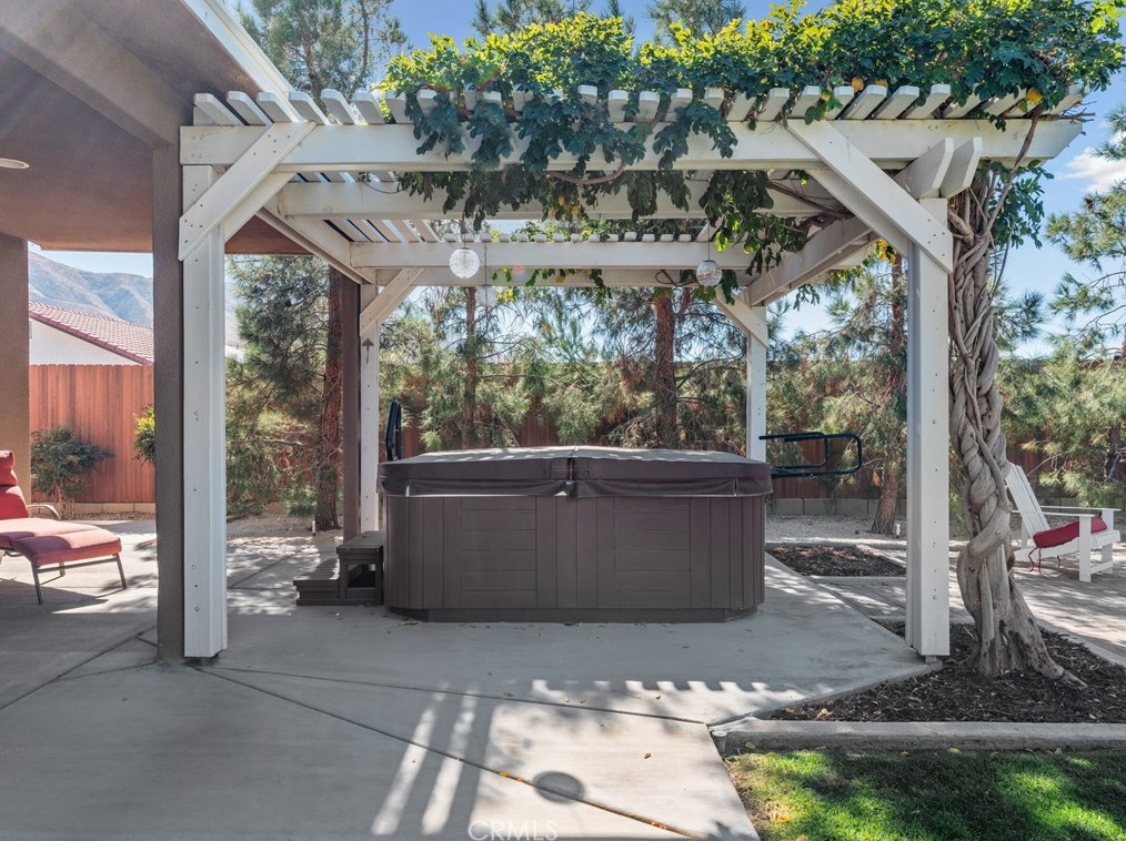 9542 Candlelight St, Apple Valley CA  92308-8615 exterior