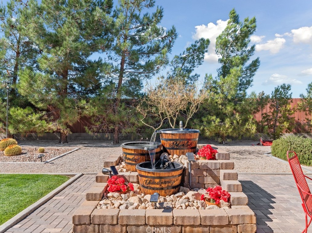 9542 Candlelight St, Apple Valley CA  92308-8615 exterior