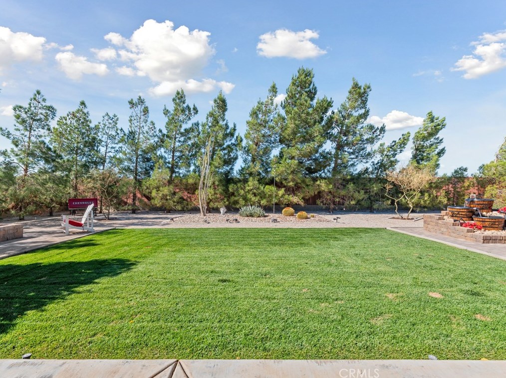 9542 Candlelight St, Apple Valley CA  92308-8615 exterior