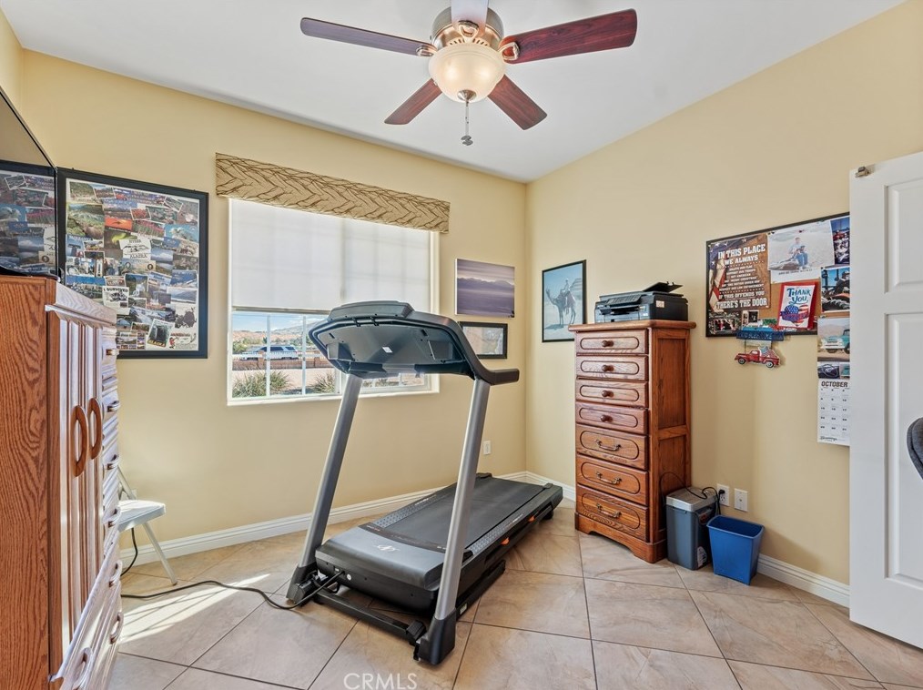 9542 Candlelight St, Apple Valley CA  92308-8615 exterior