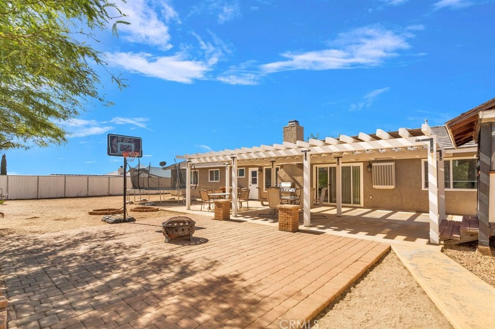 16191 Tude Rd, Apple Valley CA  92307-1248 exterior