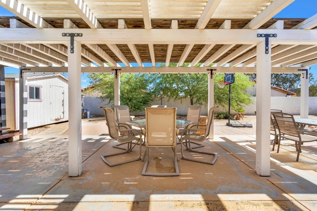 16191 Tude Rd, Apple Valley CA  92307-1248 exterior