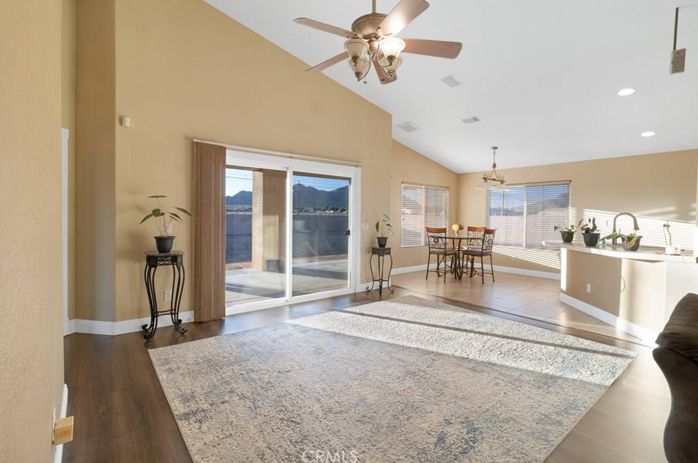 16520 Montauk Rd, Apple Valley CA  92307-1738 exterior