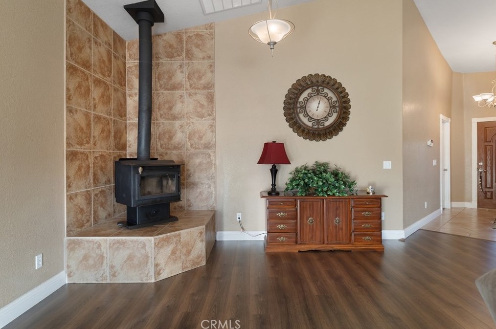 16520 Montauk Rd, Apple Valley CA  92307-1738 exterior