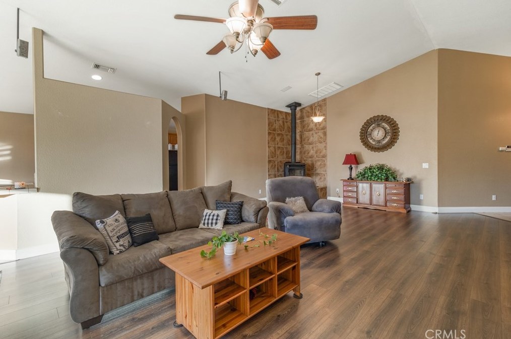 16520 Montauk Rd, Apple Valley CA  92307-1738 exterior