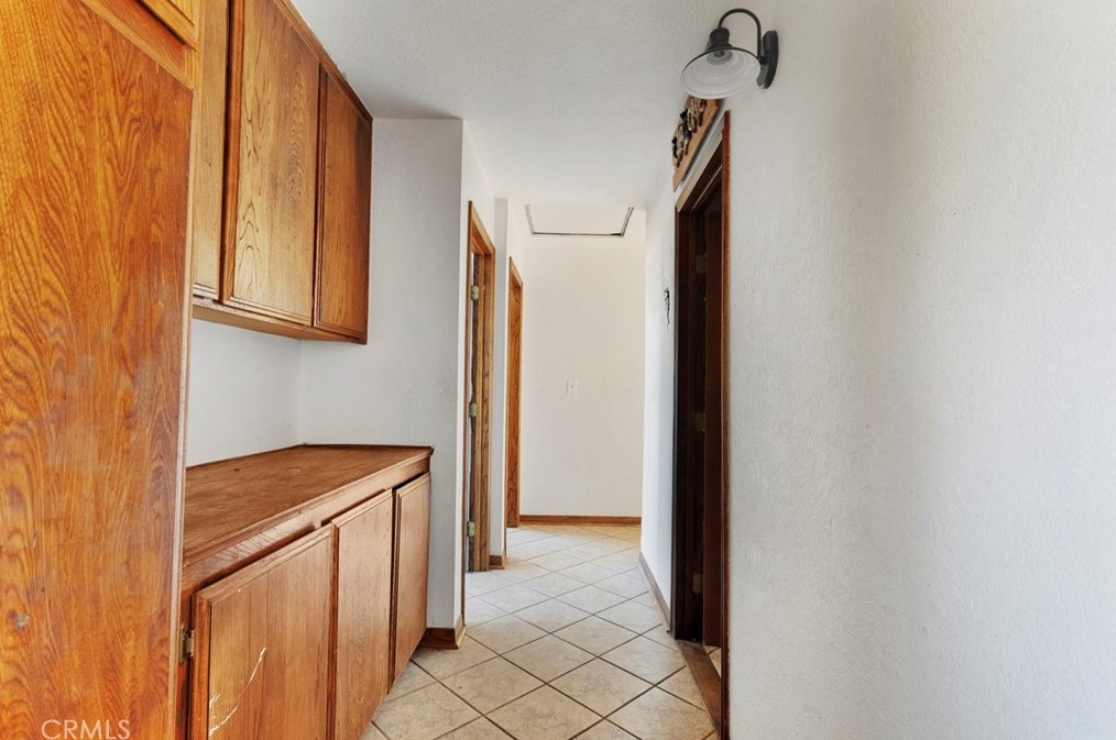 8577 Valle Vis Rd, Phelan CA  92371-9177 exterior