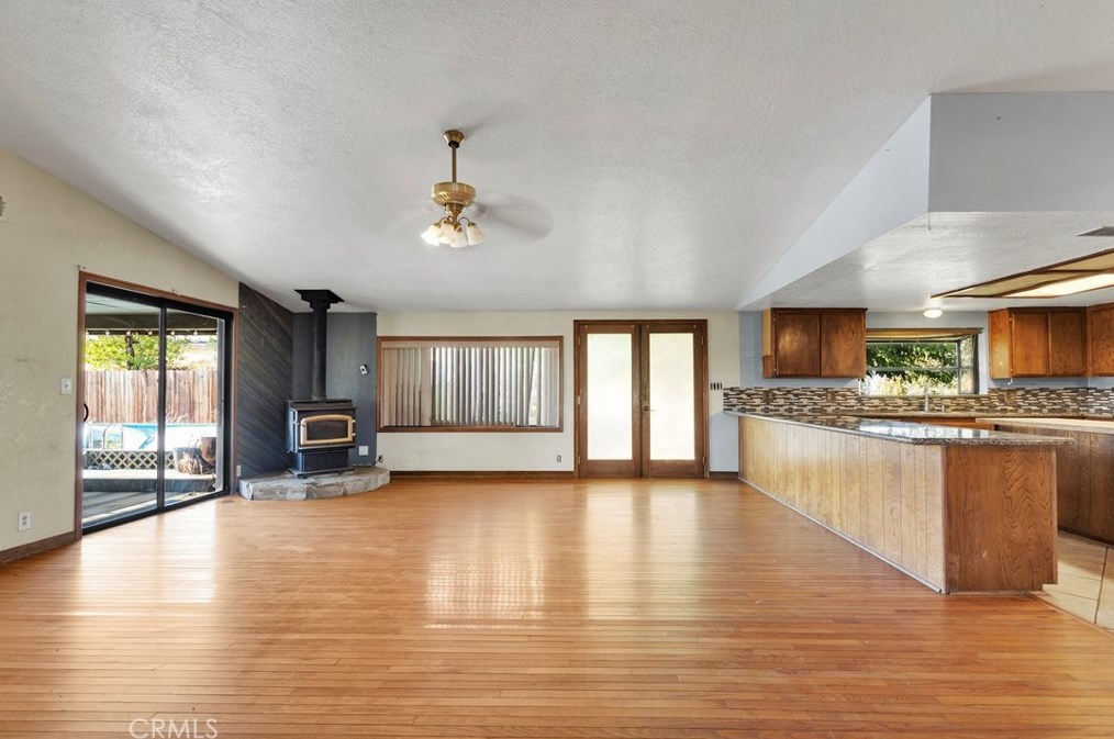 8577 Valle Vis Rd, Phelan CA  92371-9177 exterior