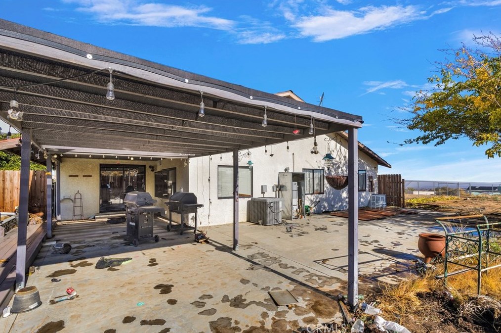 8577 Valle Vis Rd, Phelan CA  92371-9177 exterior