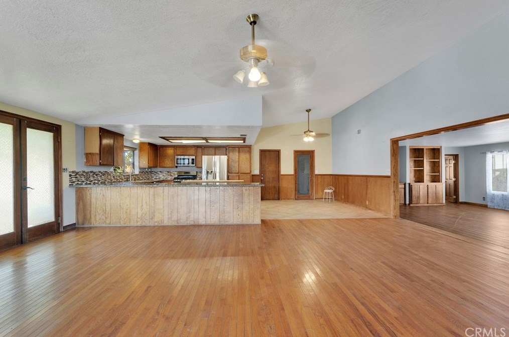 8577 Valle Vis Rd, Phelan CA  92371-9177 exterior